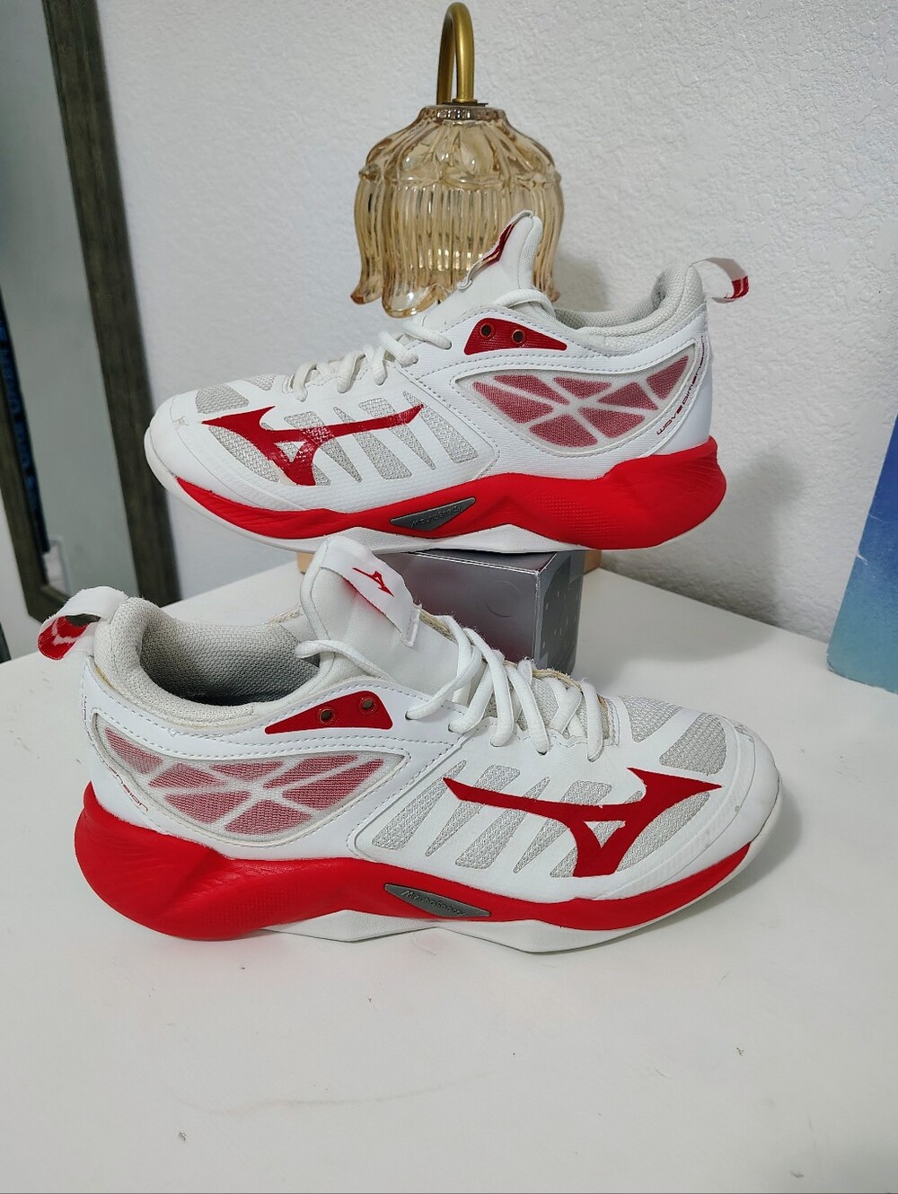 Mizuno-Wave Dimension Volleyball Shoes Size 8